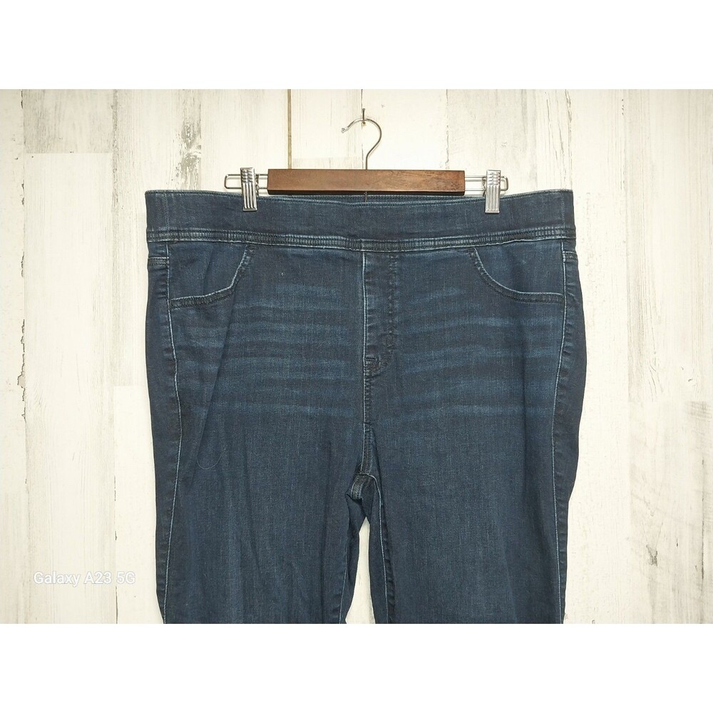 Torrid Lean Jean Super Soft Pull-On Slim Bootcut Jeans Size 2R Dark Wash - Picture 3 of 7